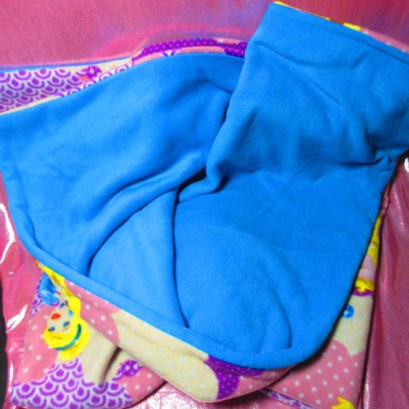 Disney Princesses 52" x 58" Fleece Blanket - Picture 2 of 3